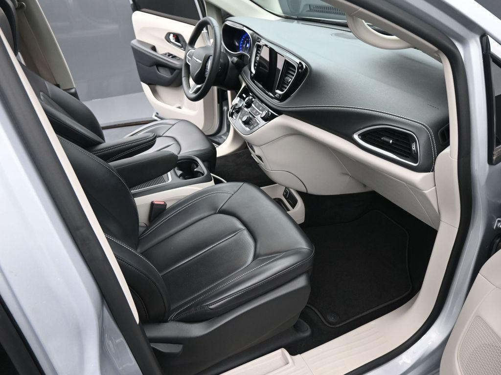 used 2023 Chrysler Pacifica car, priced at $35,999