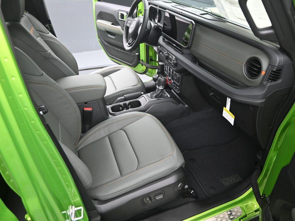 new 2025 Jeep Gladiator car, priced at $56,068
