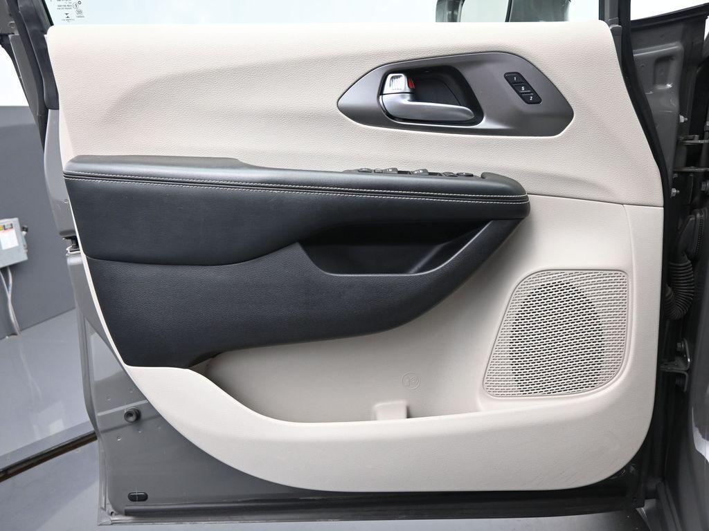 used 2022 Chrysler Pacifica car, priced at $20,999