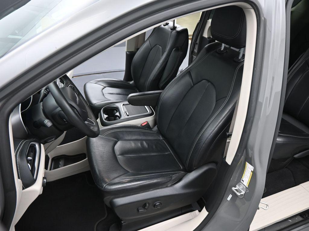 used 2022 Chrysler Pacifica car, priced at $20,999