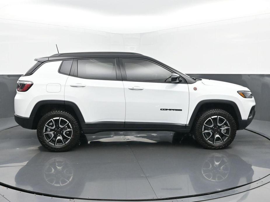 new 2025 Jeep Compass car, priced at $33,683