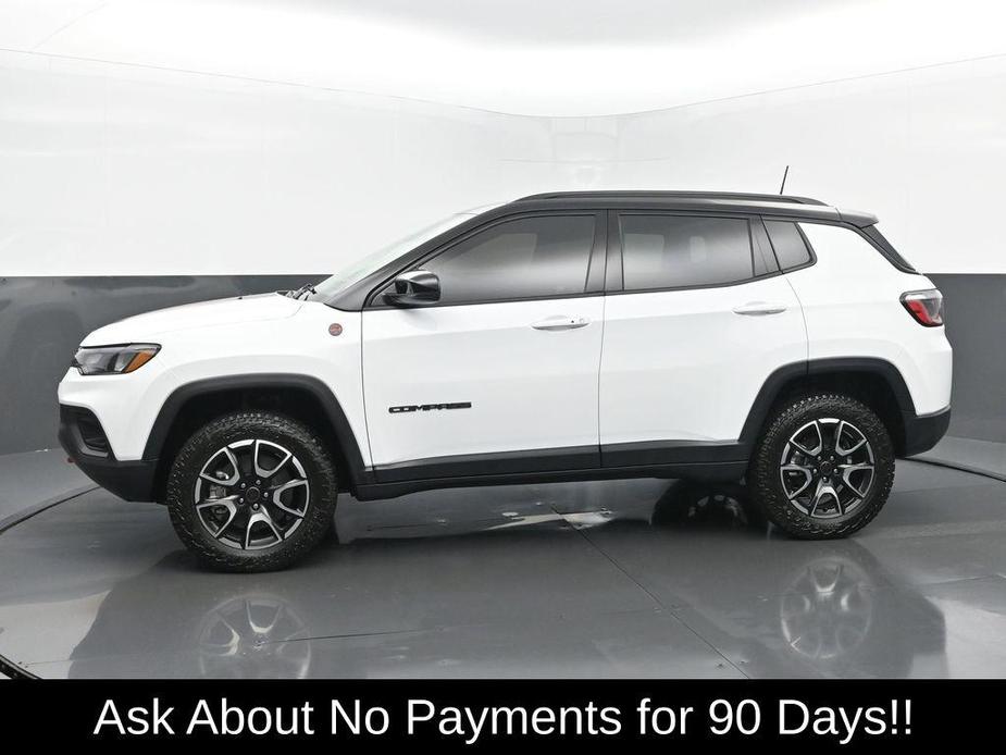 new 2025 Jeep Compass car, priced at $33,683