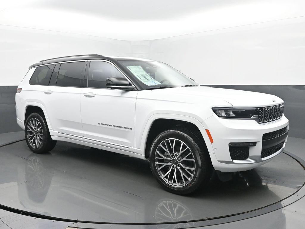 new 2025 Jeep Grand Cherokee L car, priced at $70,597