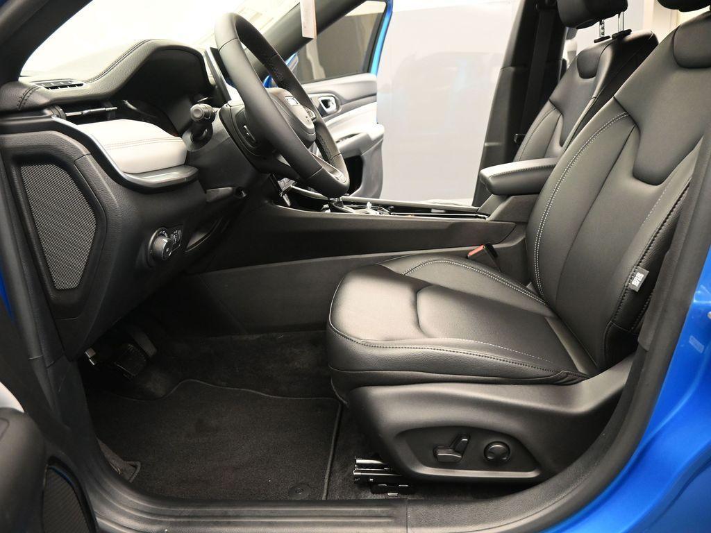 new 2025 Jeep Compass car, priced at $33,968