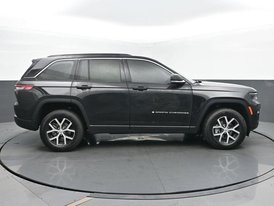 new 2025 Jeep Grand Cherokee car, priced at $49,490