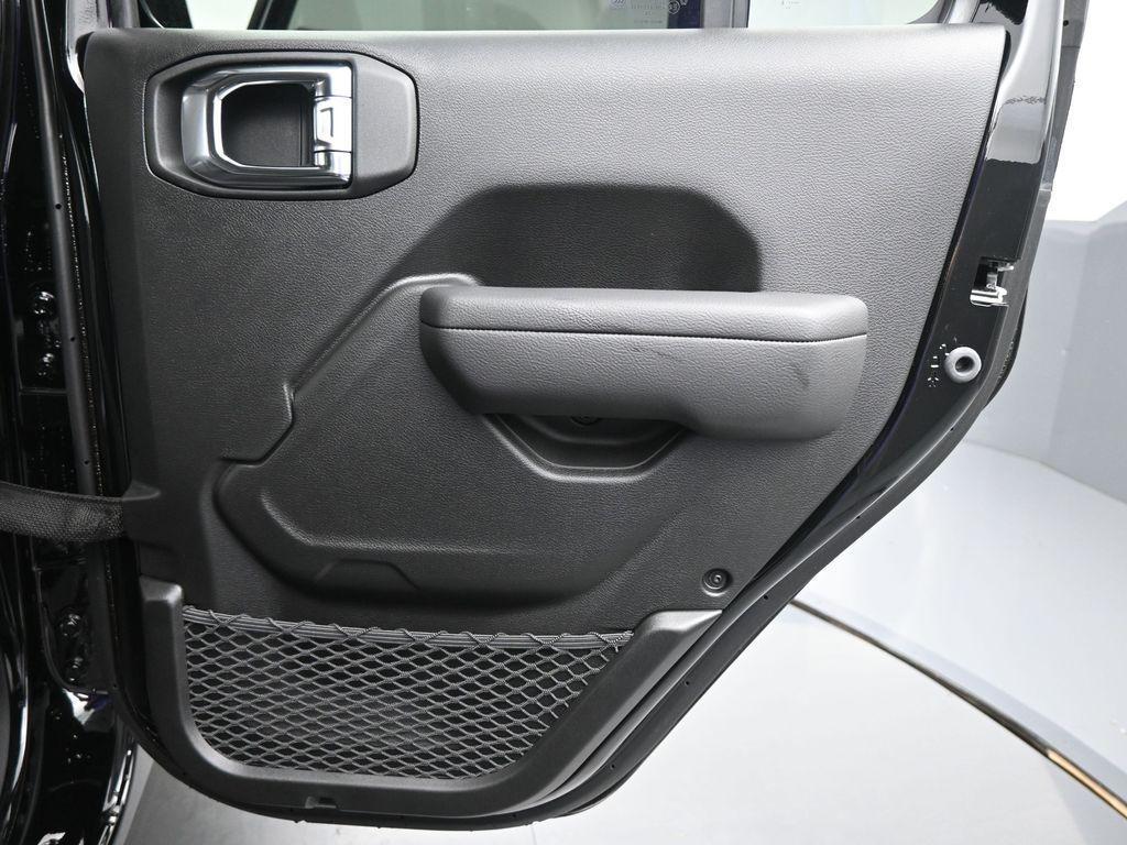 new 2025 Jeep Wrangler car, priced at $47,724