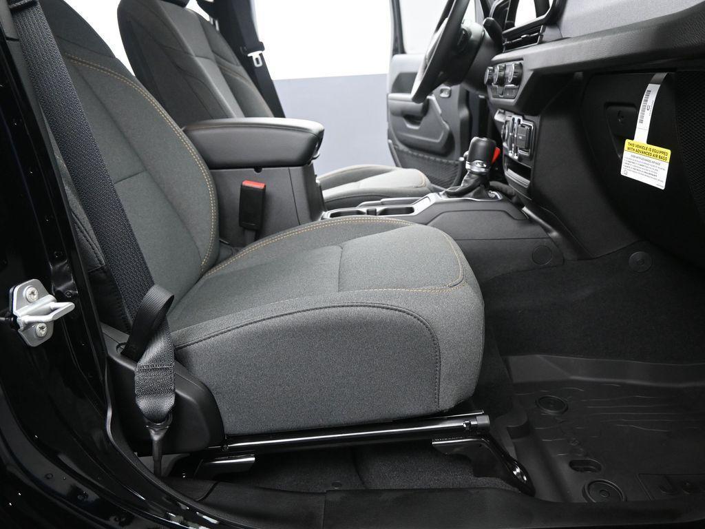 new 2025 Jeep Wrangler car, priced at $44,288
