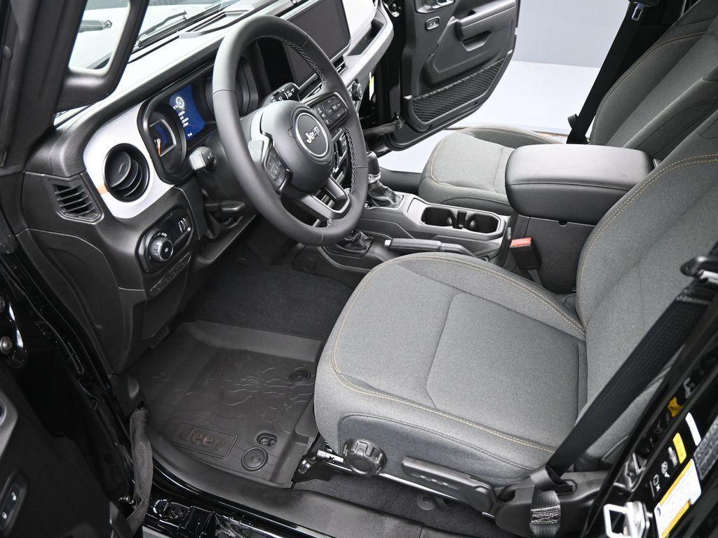 new 2025 Jeep Wrangler car, priced at $47,724