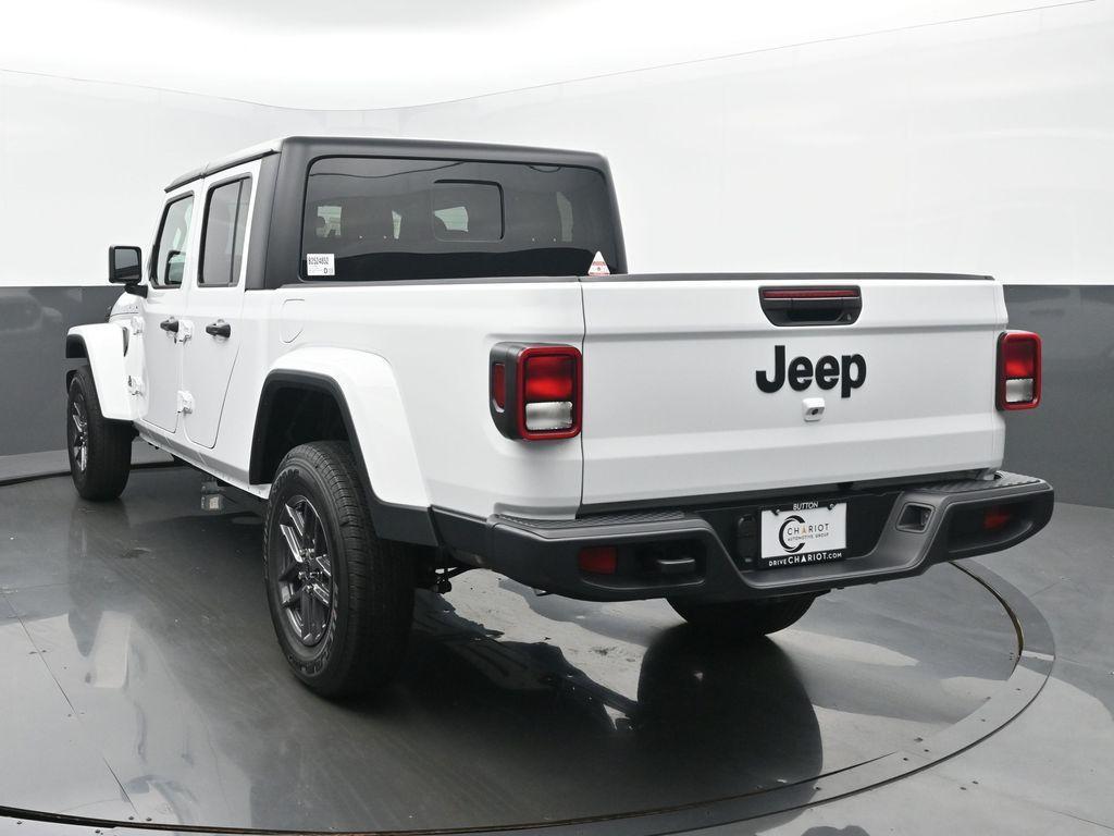new 2025 Jeep Gladiator car, priced at $46,912