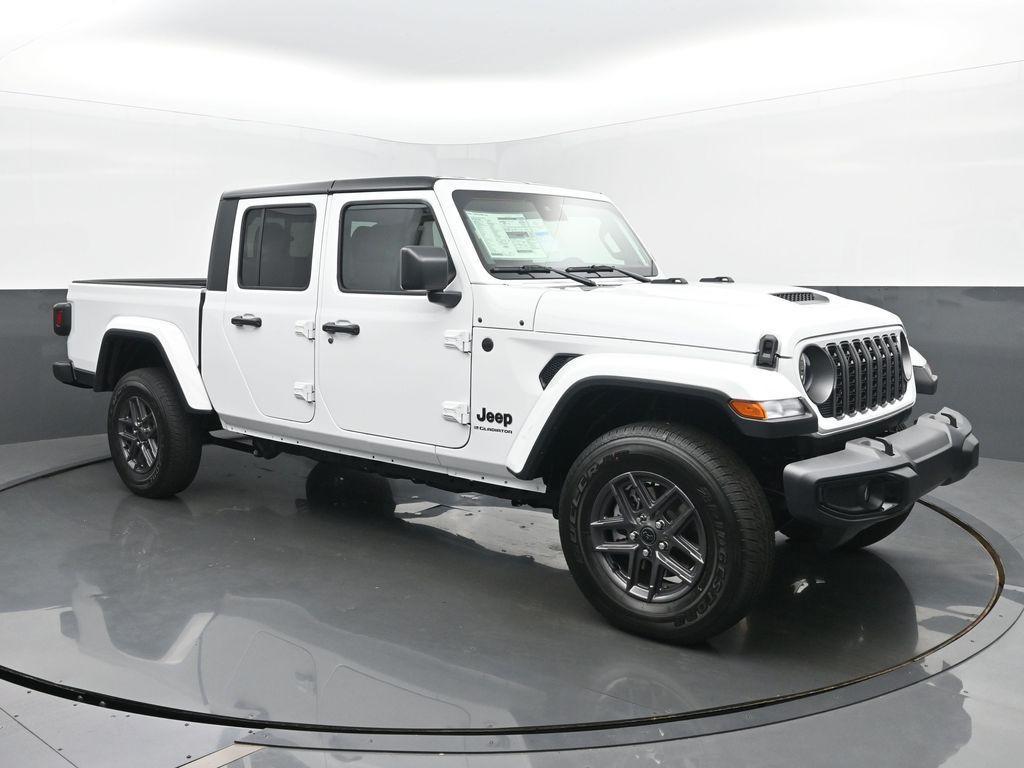 new 2025 Jeep Gladiator car, priced at $46,912
