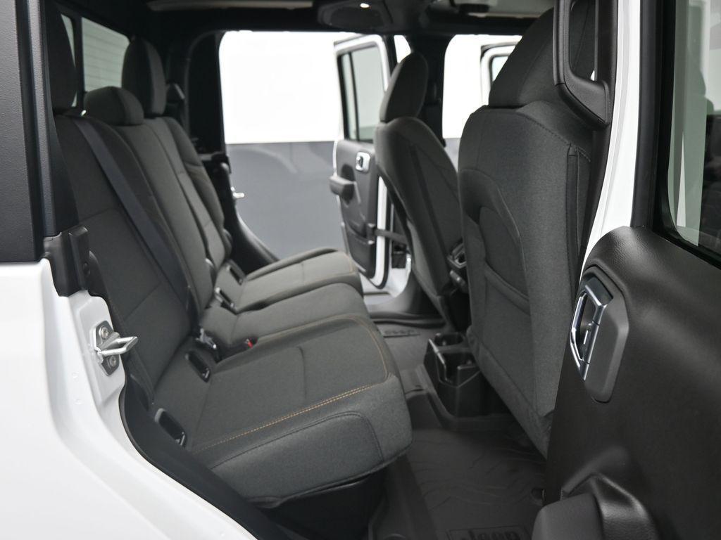 new 2025 Jeep Gladiator car, priced at $46,912