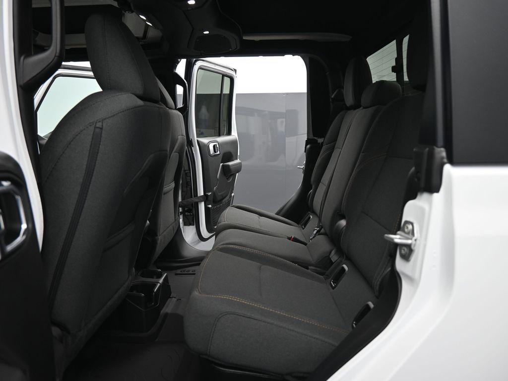 new 2025 Jeep Gladiator car, priced at $46,912