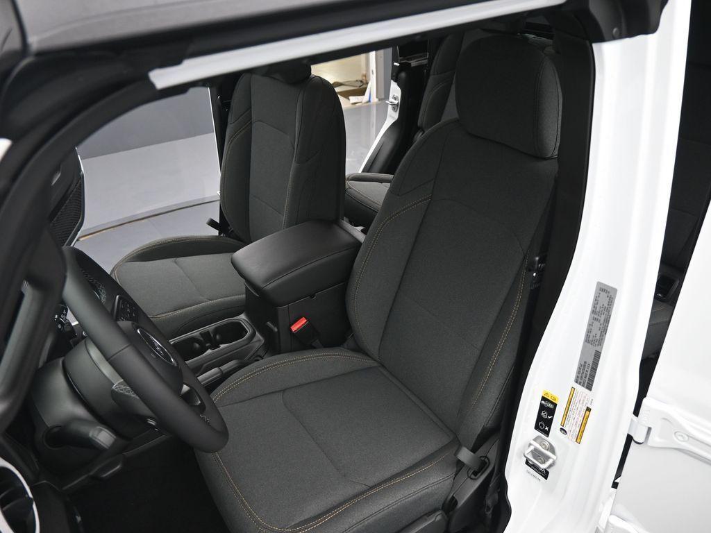 new 2025 Jeep Gladiator car, priced at $46,912