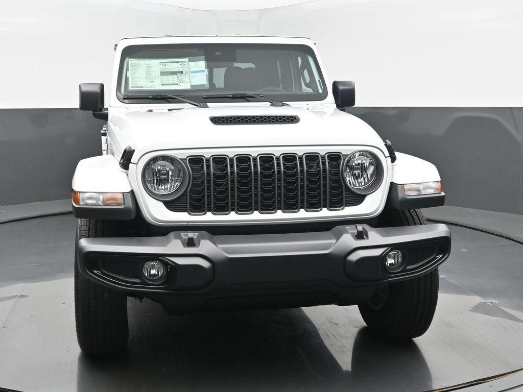 new 2025 Jeep Gladiator car, priced at $46,912