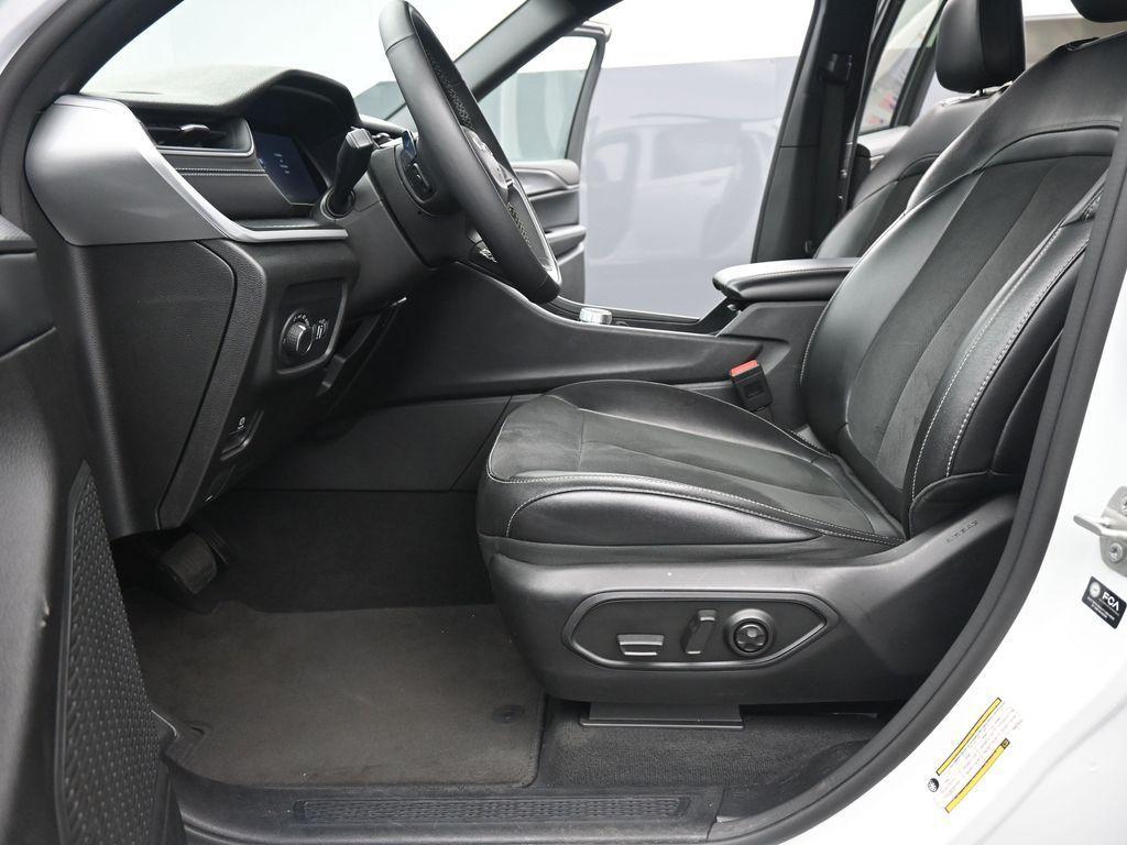 used 2024 Jeep Grand Cherokee L car, priced at $28,599