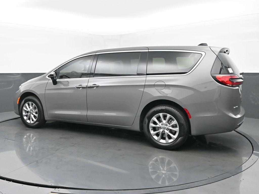 new 2025 Chrysler Pacifica car, priced at $46,861