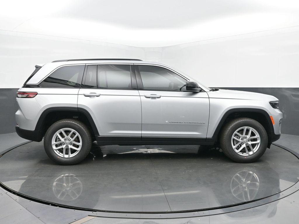 new 2025 Jeep Grand Cherokee car, priced at $40,187
