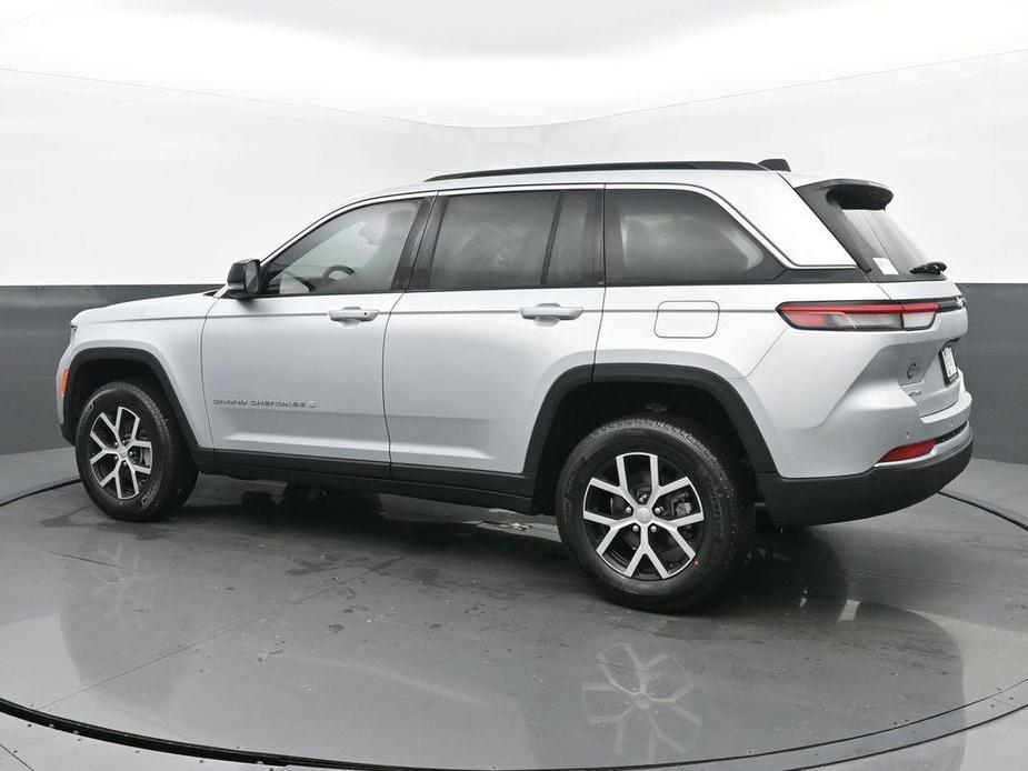 new 2025 Jeep Grand Cherokee car, priced at $43,376