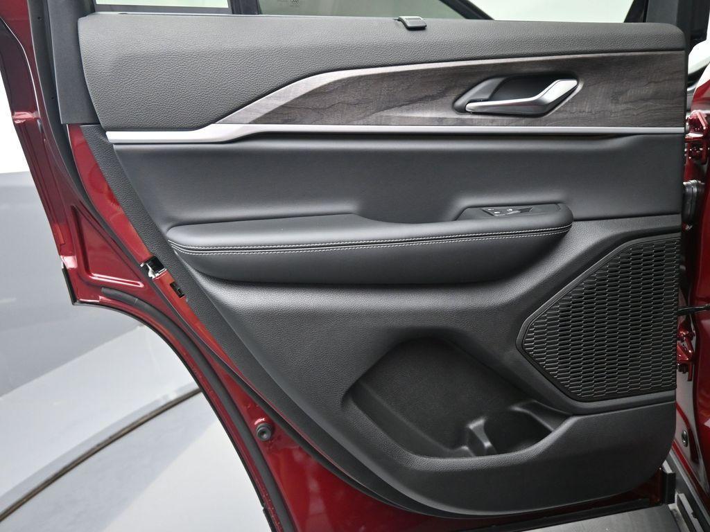 new 2025 Jeep Grand Cherokee car, priced at $51,852