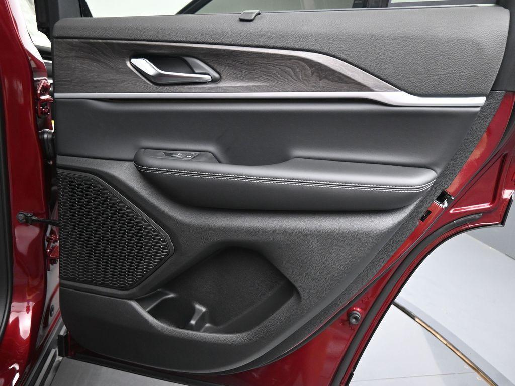 new 2025 Jeep Grand Cherokee car, priced at $51,852
