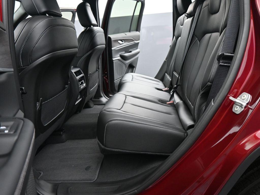 new 2025 Jeep Grand Cherokee car, priced at $51,852