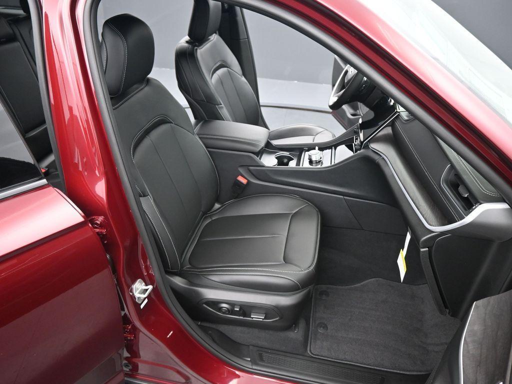 new 2025 Jeep Grand Cherokee car, priced at $51,852