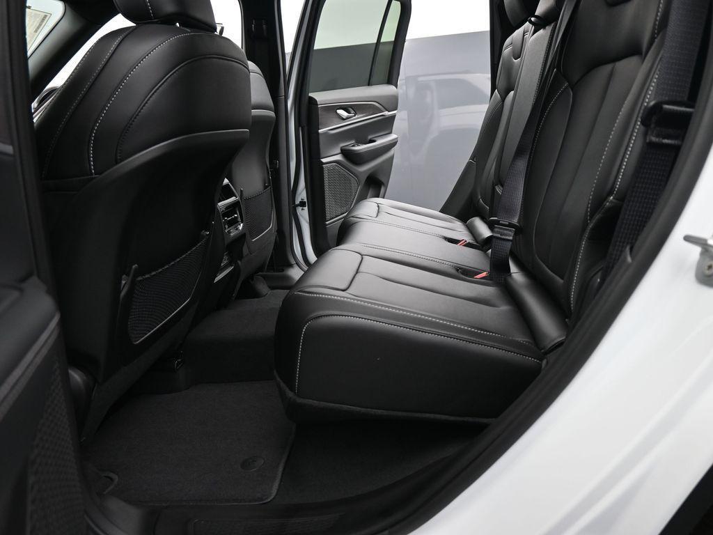 new 2025 Jeep Grand Cherokee car, priced at $49,501