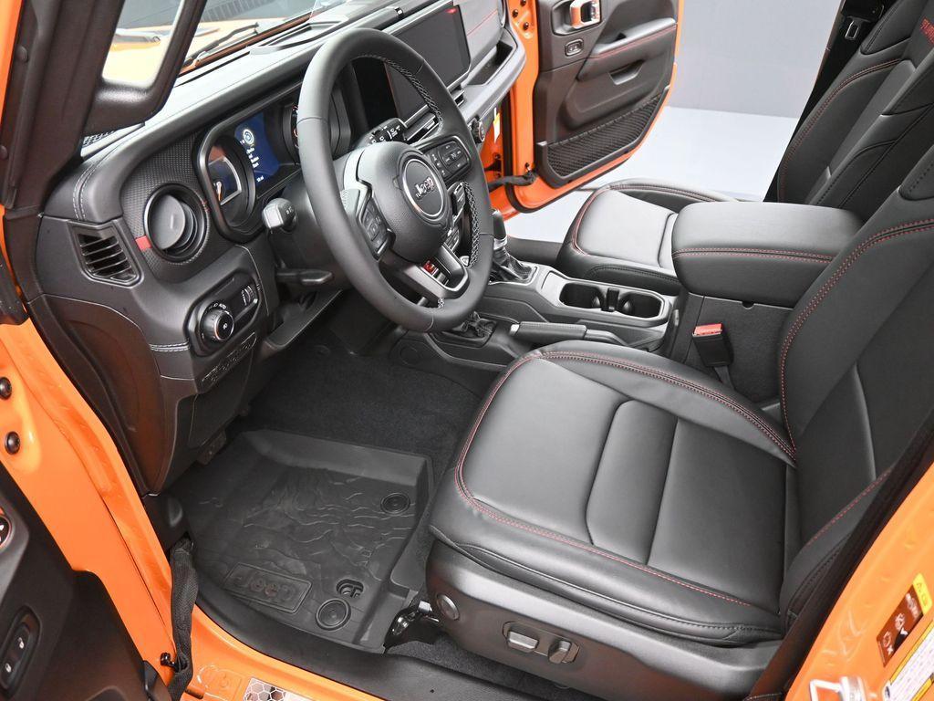 new 2025 Jeep Wrangler car, priced at $61,942
