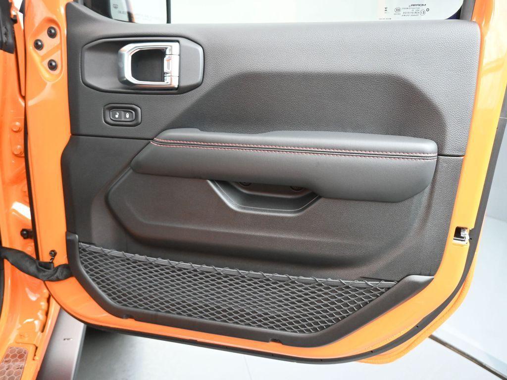 new 2025 Jeep Wrangler car, priced at $60,956