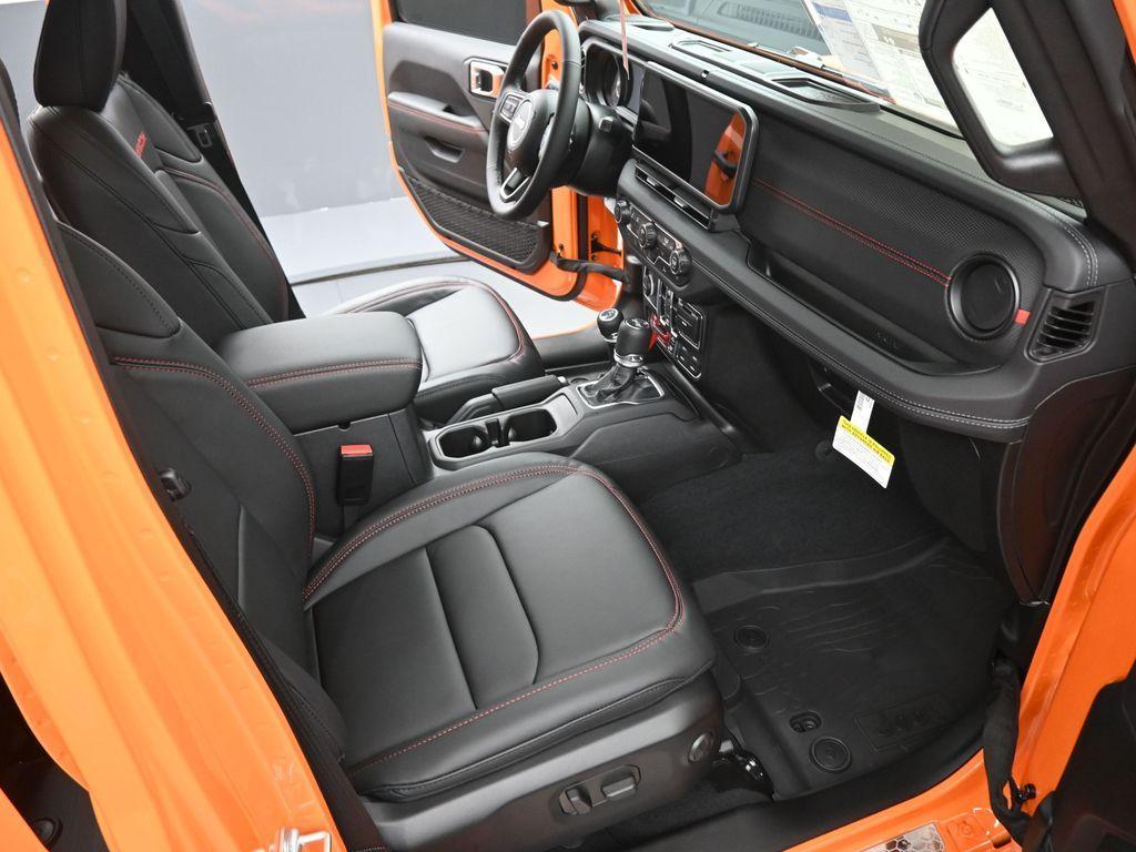 new 2025 Jeep Wrangler car, priced at $61,942