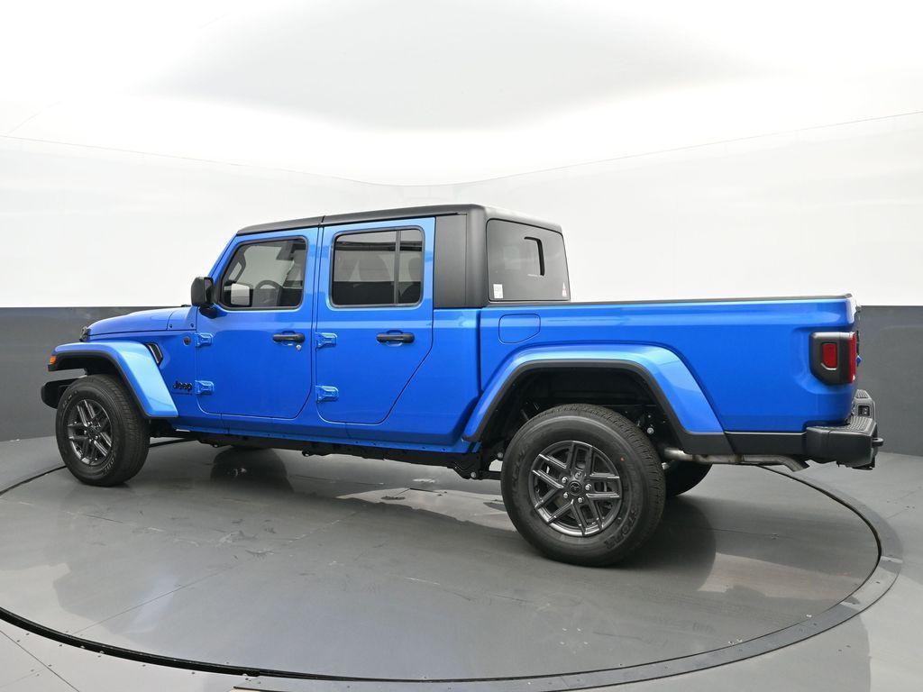 new 2025 Jeep Gladiator car, priced at $47,663