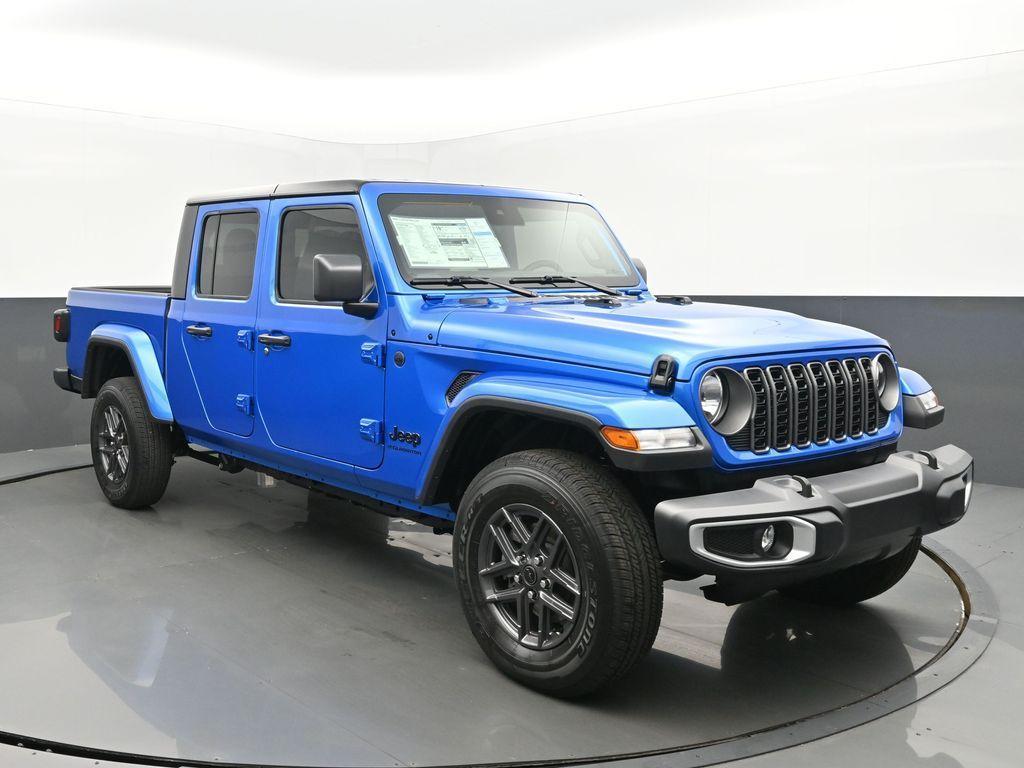 new 2025 Jeep Gladiator car, priced at $47,663