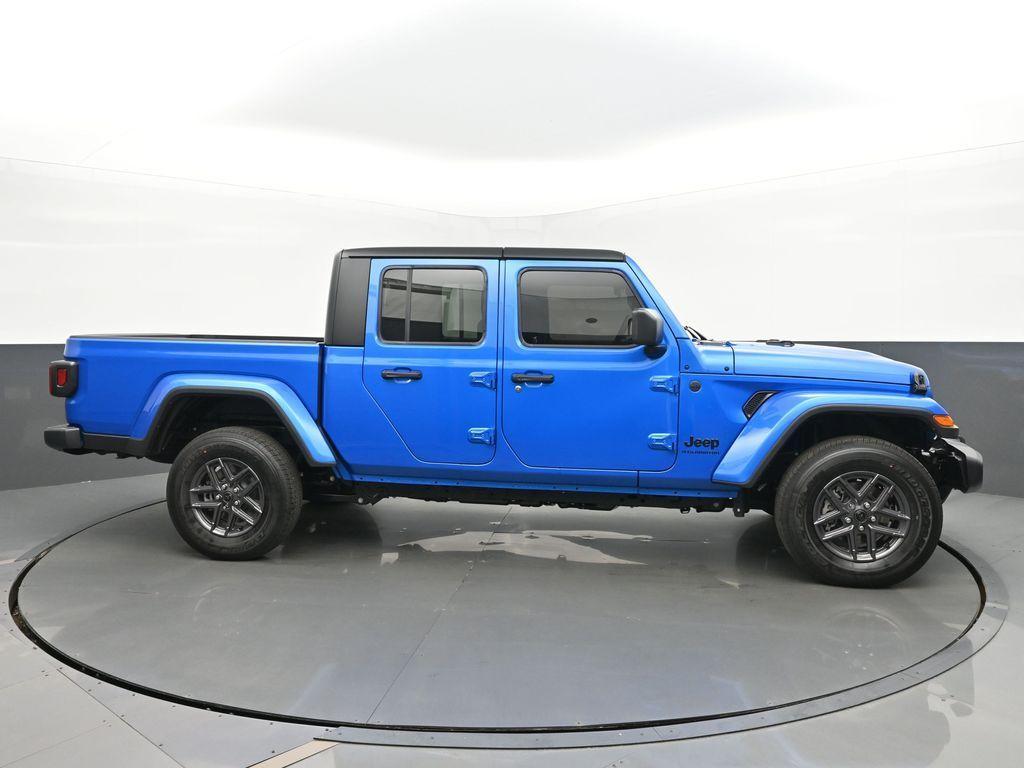 new 2025 Jeep Gladiator car, priced at $47,663