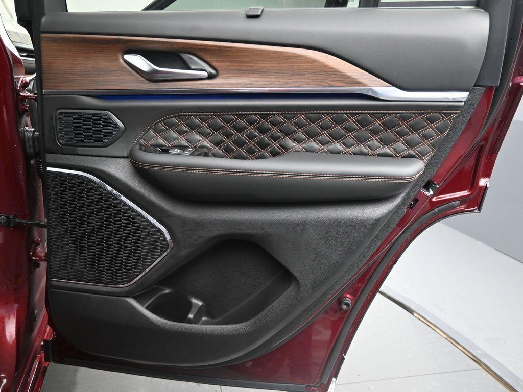 new 2025 Jeep Grand Cherokee car, priced at $64,751