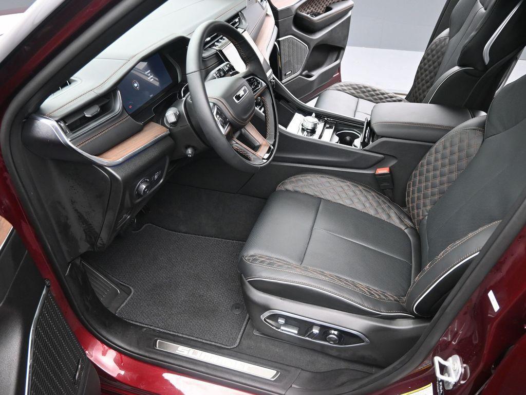 new 2025 Jeep Grand Cherokee car, priced at $64,751