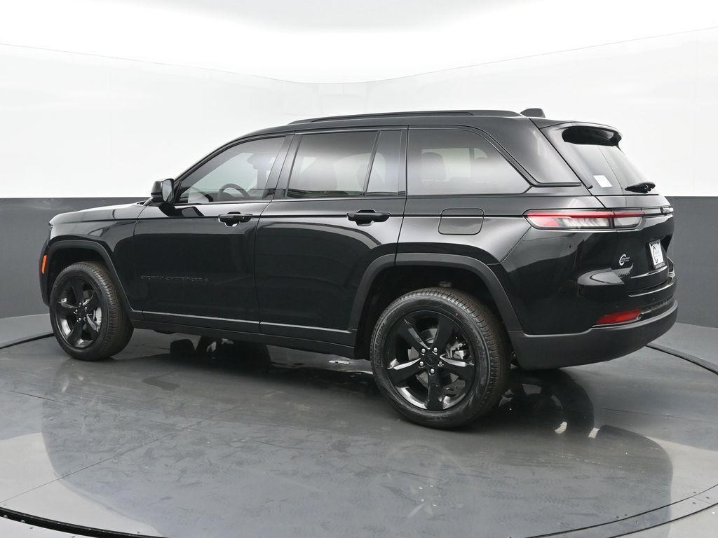 new 2025 Jeep Grand Cherokee car, priced at $49,300