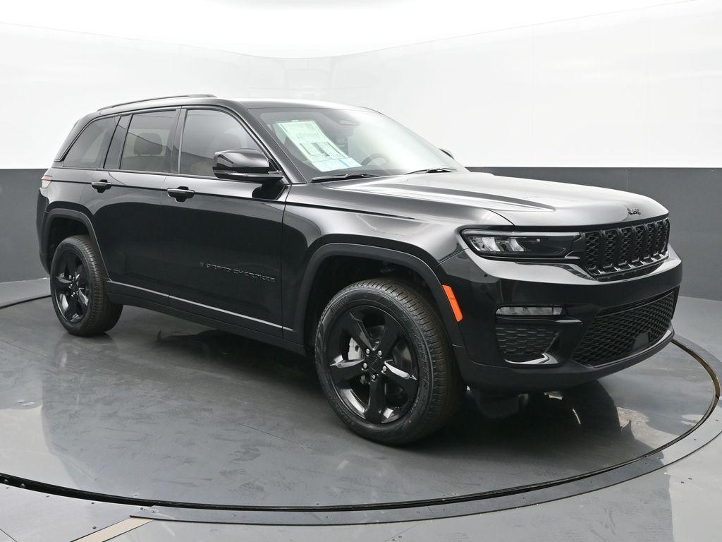 new 2025 Jeep Grand Cherokee car, priced at $49,300