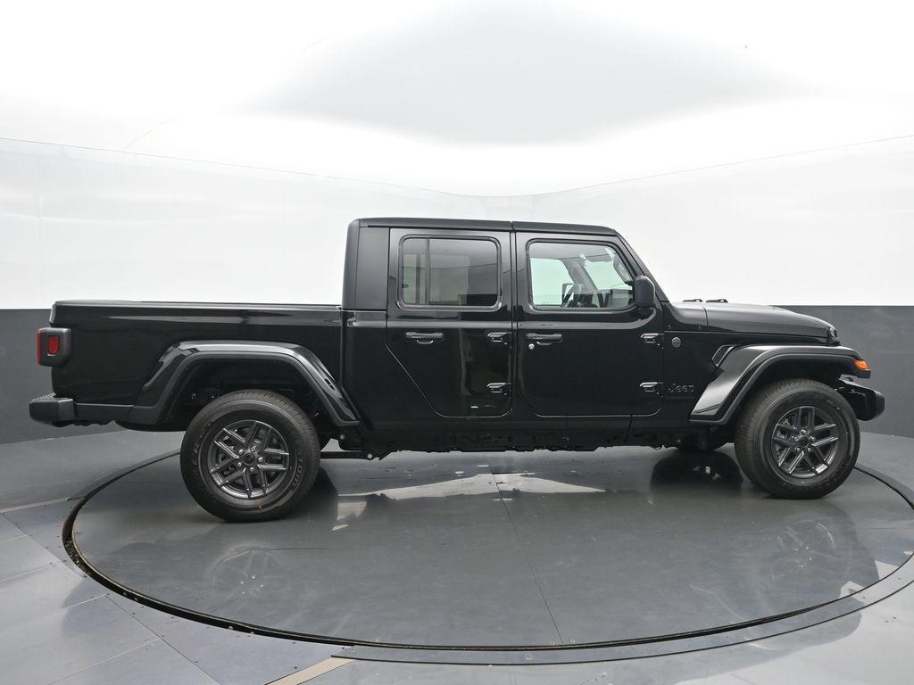 new 2025 Jeep Gladiator car, priced at $47,249
