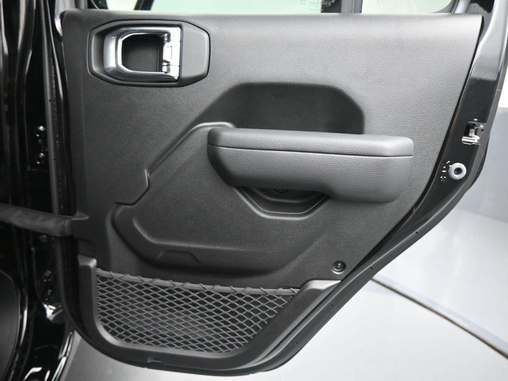 new 2025 Jeep Gladiator car, priced at $47,249