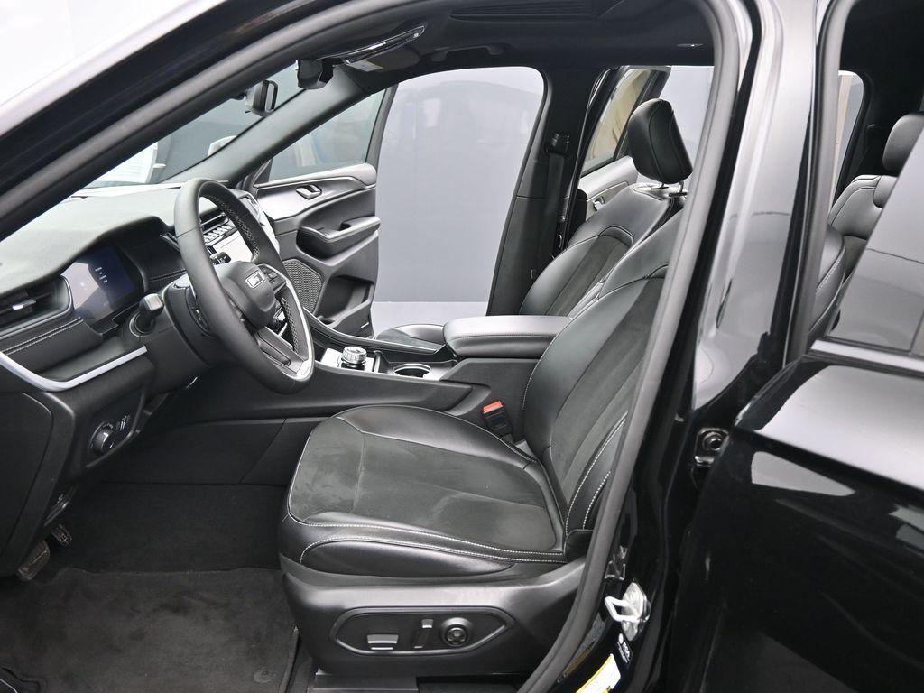 used 2024 Jeep Grand Cherokee L car, priced at $33,899