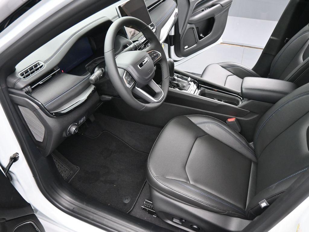 new 2025 Jeep Compass car, priced at $35,968