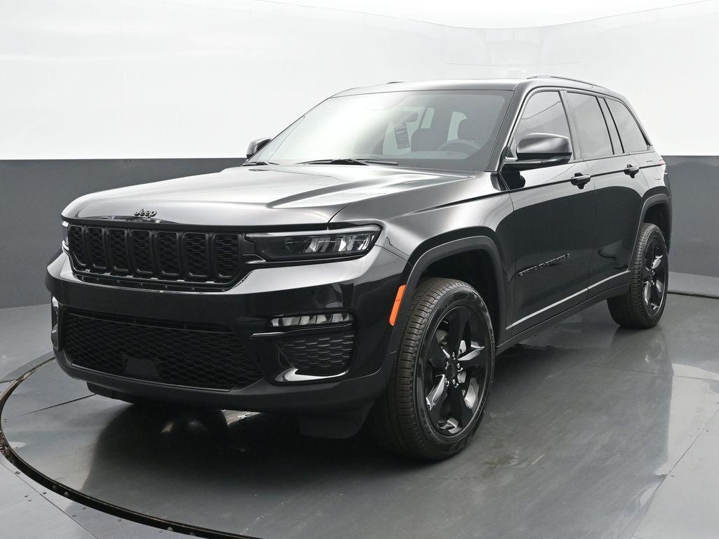 new 2025 Jeep Grand Cherokee car, priced at $49,073