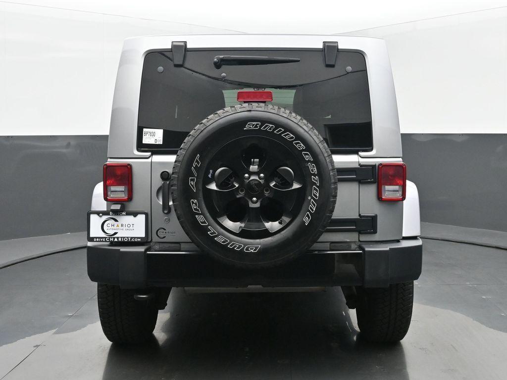 used 2015 Jeep Wrangler Unlimited car, priced at $16,520