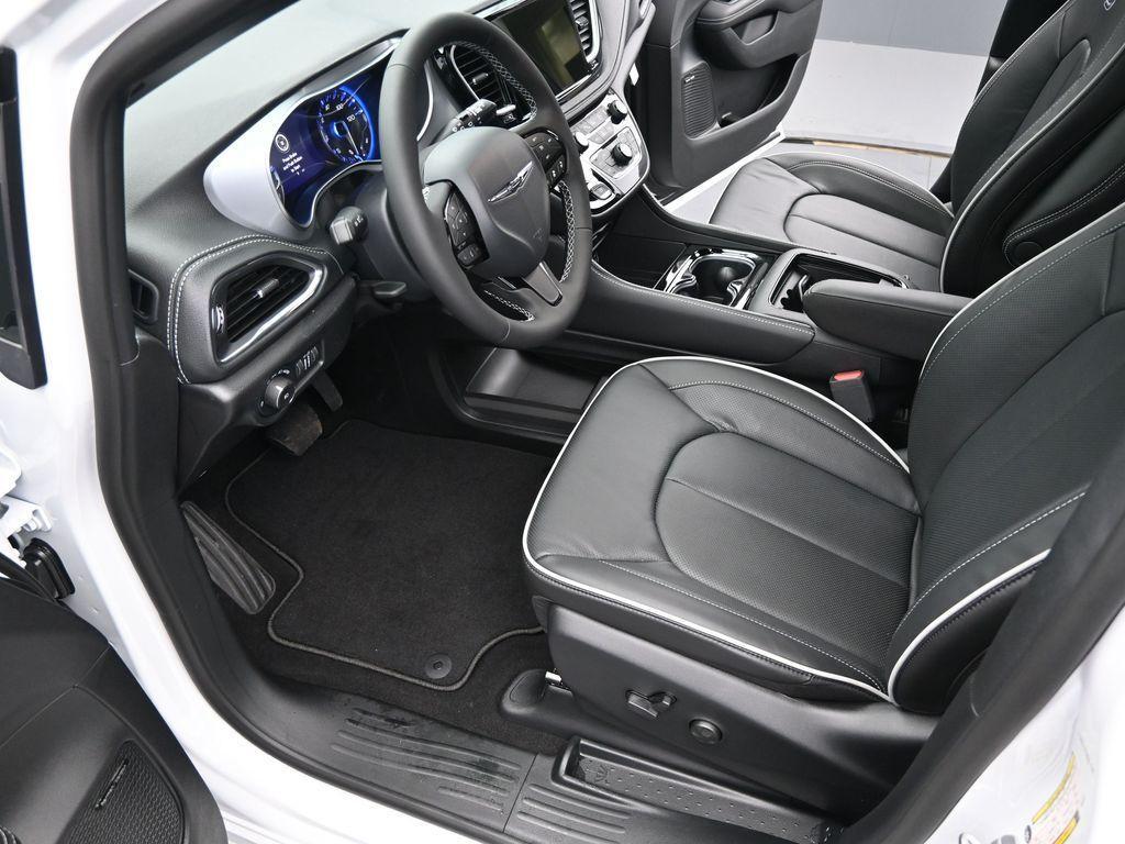 new 2025 Chrysler Pacifica car, priced at $50,243