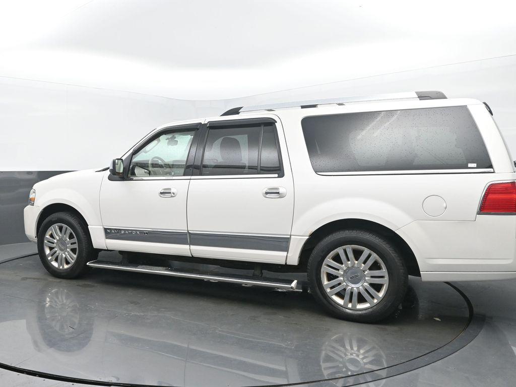 used 2013 Lincoln Navigator car, priced at $9,900