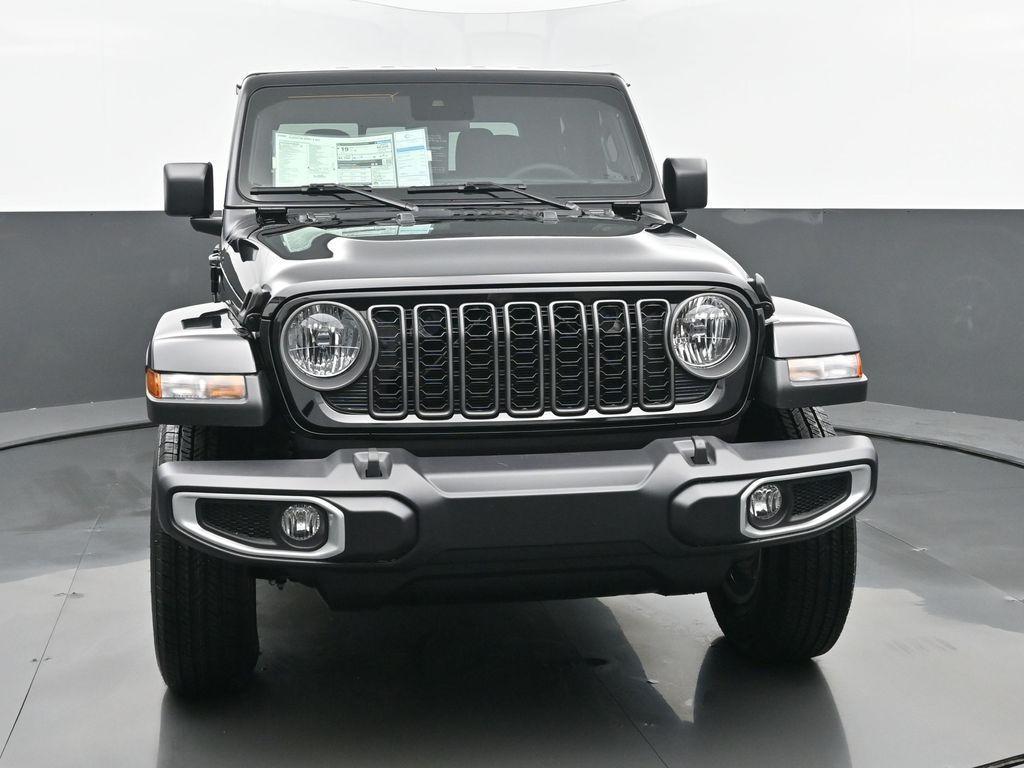 new 2025 Jeep Gladiator car, priced at $48,704