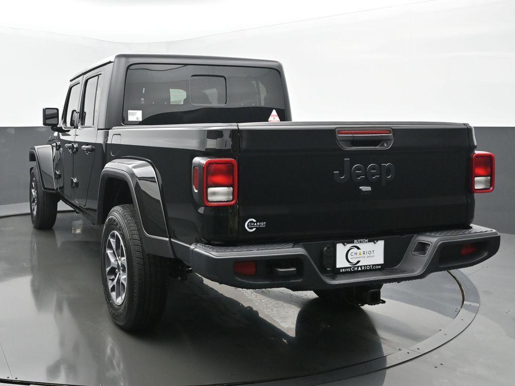 new 2025 Jeep Gladiator car, priced at $48,704