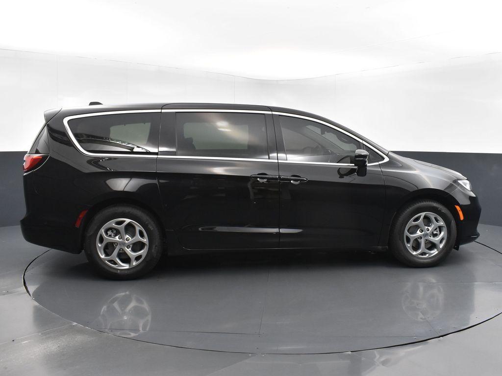 new 2024 Chrysler Pacifica car, priced at $43,105