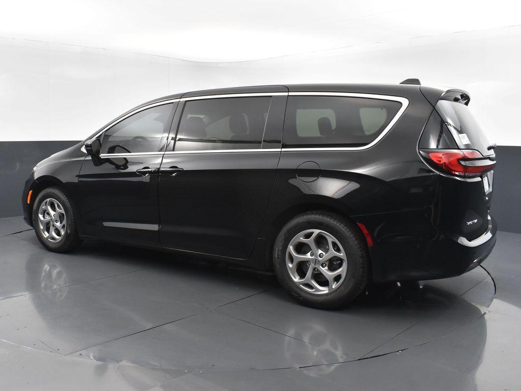 new 2024 Chrysler Pacifica car, priced at $43,105