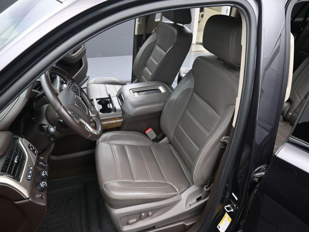 used 2018 GMC Yukon XL car, priced at $27,421
